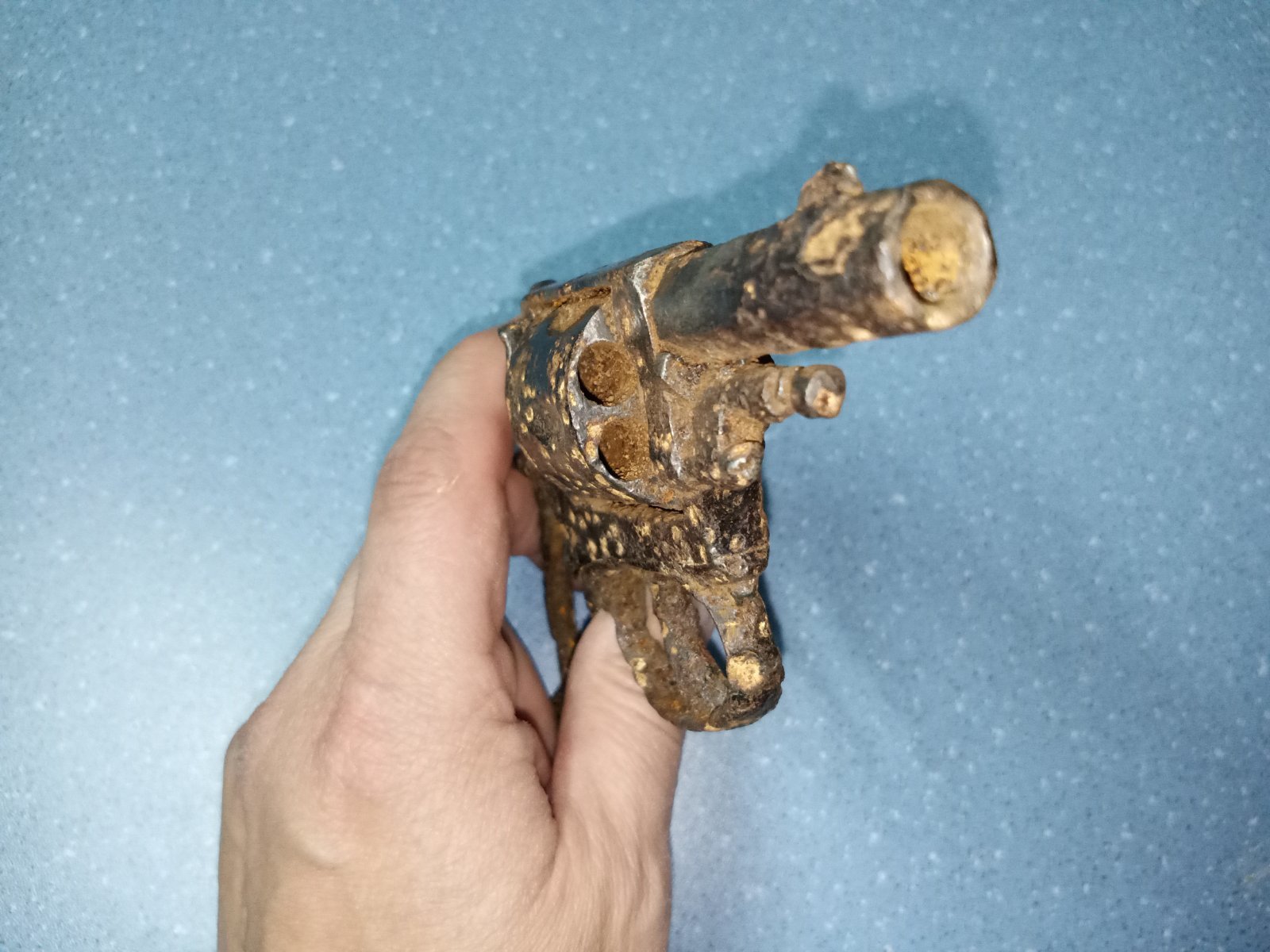 Такой маленький, но тоже револьвер | Пикабу