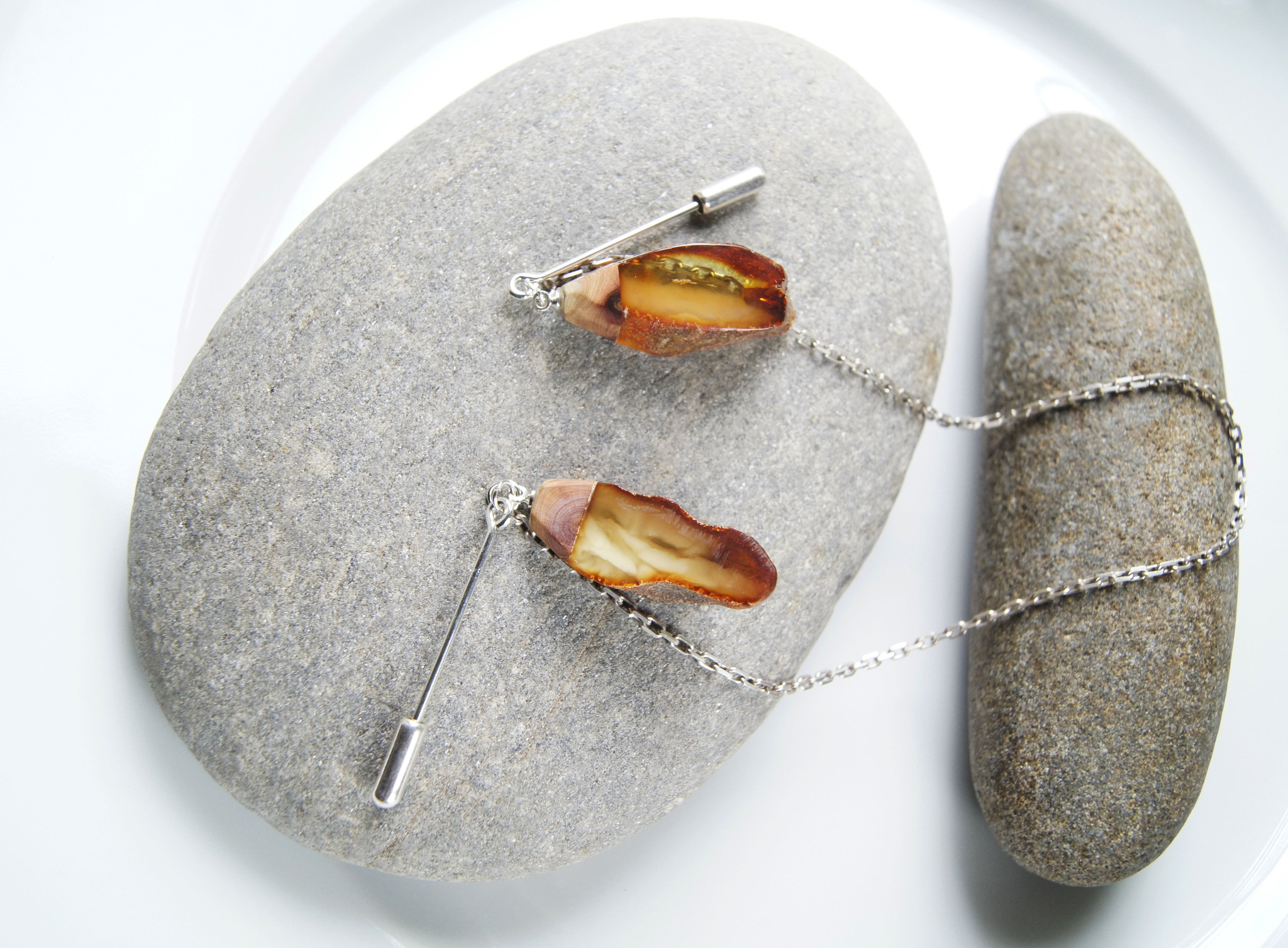 Янтарная брошь "шатлен" | Пикабу