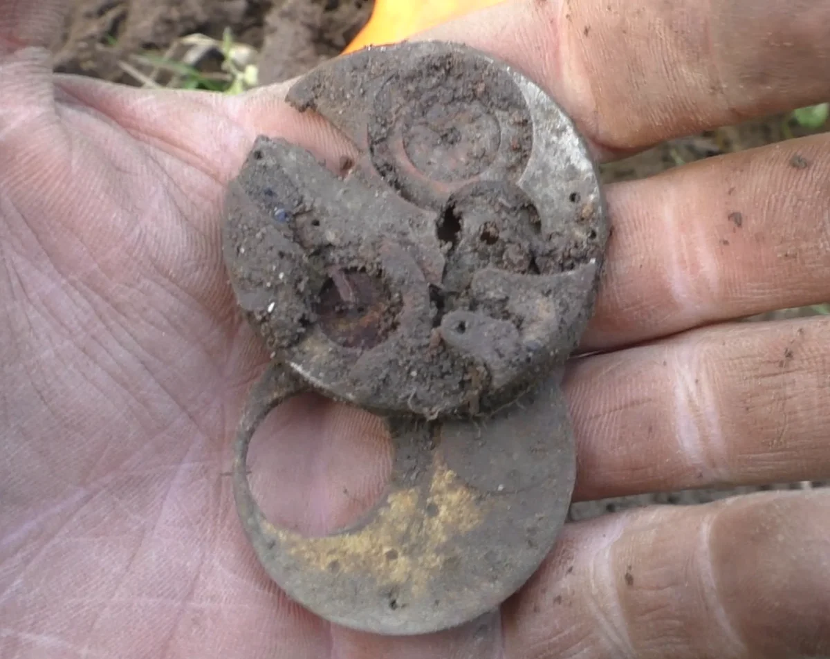 FOUND A PURPOSE FARM AT THE EDGE OF A Stream! Search with a metal detector - My, Search, Find, Treasure hunter, Metal detector, Forest, Hobby, Travels, Nature, , Numismatics, Video, Longpost, Treasure hunt