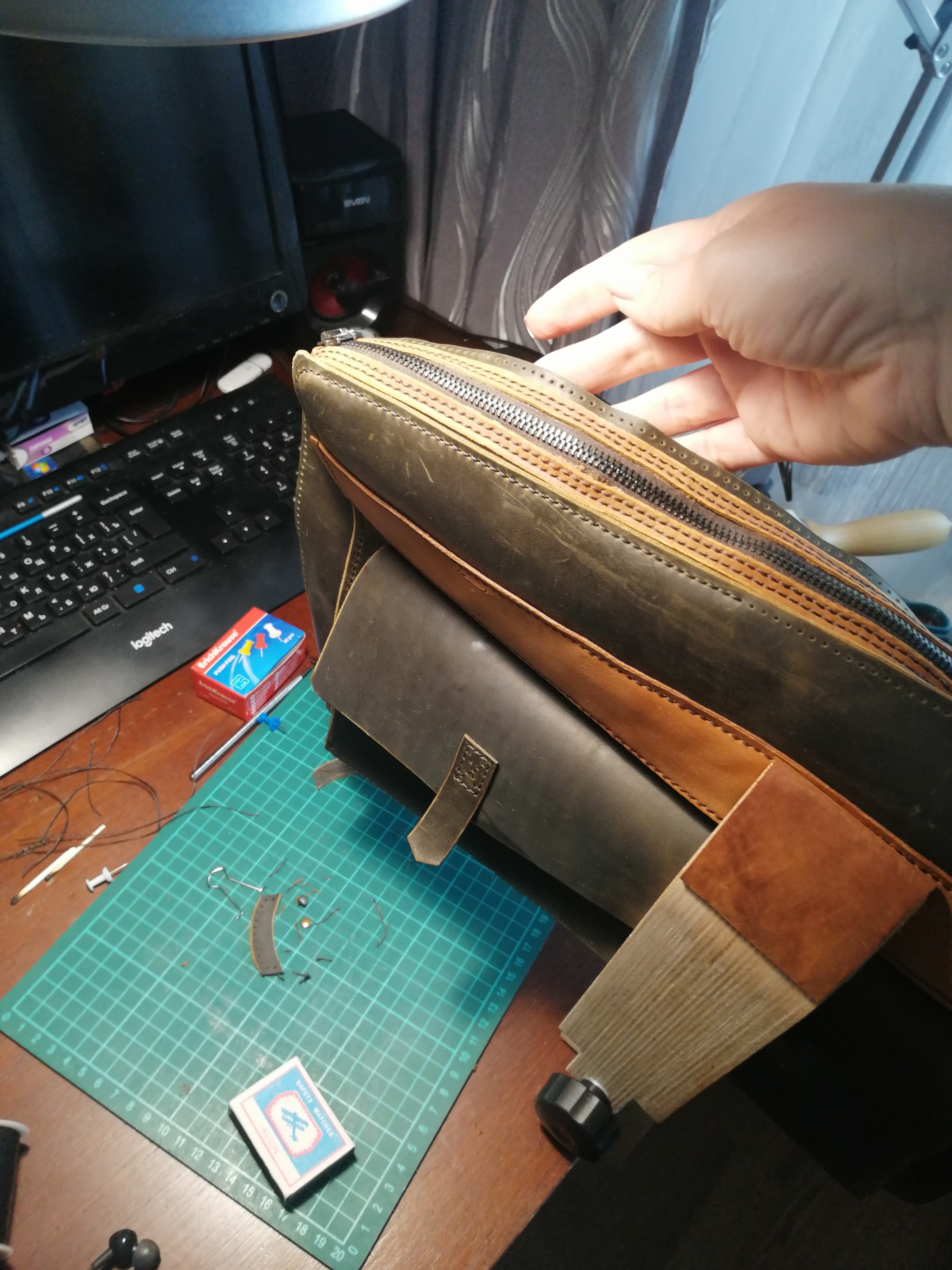 Laptop bag - My, Leather, Natural leather, Сумка, Needlework, Longpost, Needlework with process