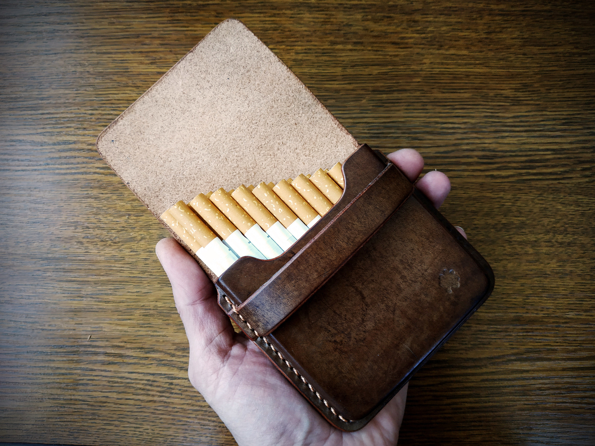 My practical gift to a tobacco gourmet - My, With your own hands, Handmade, Leather, Needlework without process, Longpost, Leather products, Cigarette case, Leather craft, Cigarettes, Video