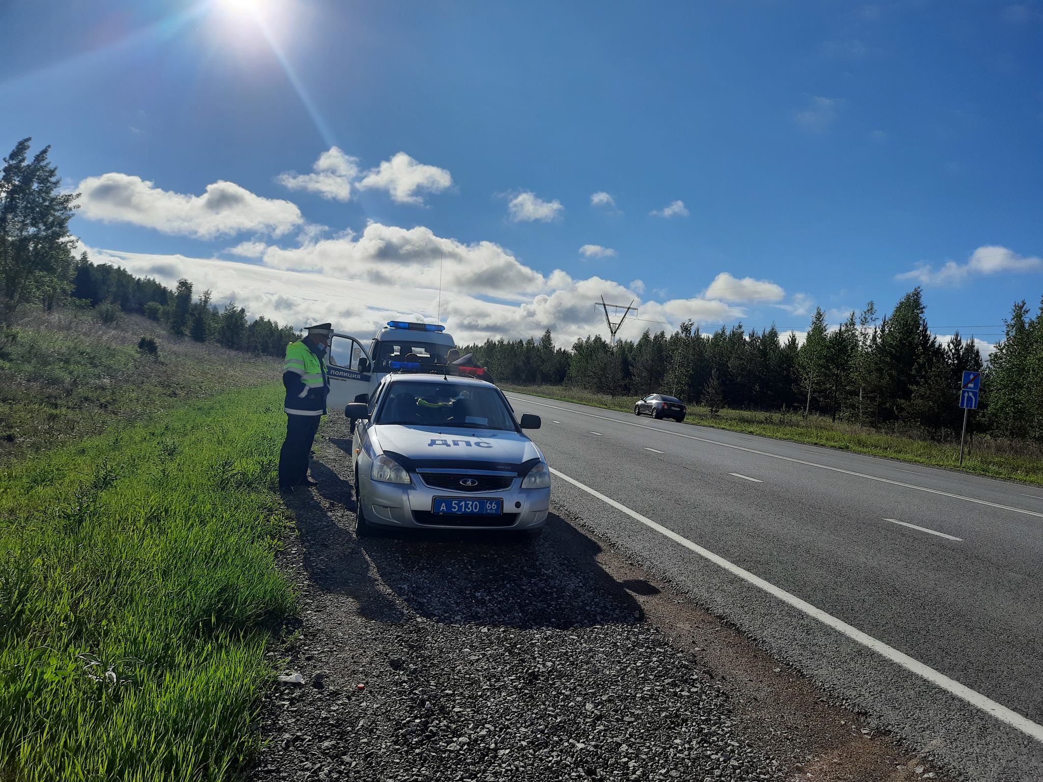 Sverdlovsk violator tried to bribe a traffic cop with dollars (PHOTO) - Negative, Sverdlovsk region, Yekaterinburg, Traffic police, Bribe, Dollars, Longpost