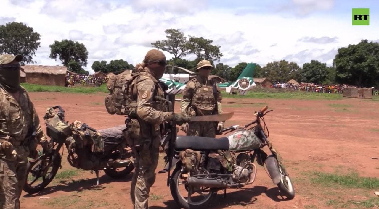 Orchestra specialists during the escort of the RT film crew in the Central African Republic - CAR, Africa, Instructor, Longpost