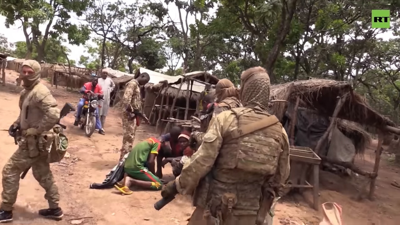 Orchestra specialists during the escort of the RT film crew in the Central African Republic - CAR, Africa, Instructor, Longpost