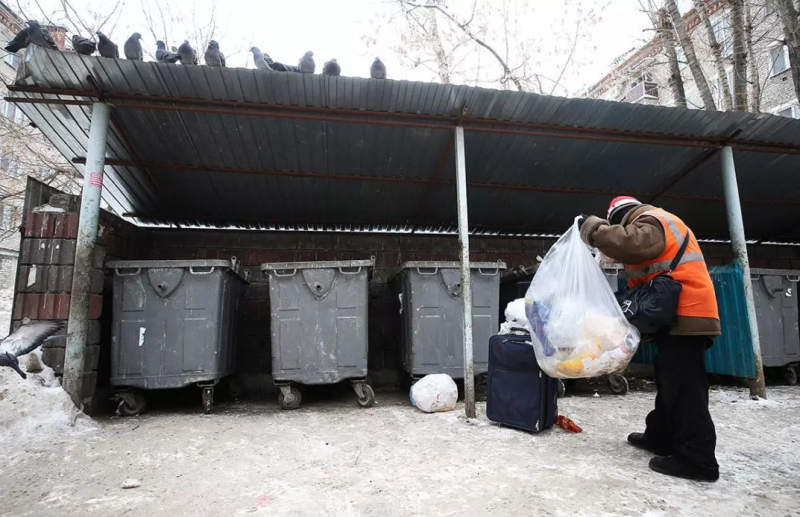 In Kurgan, they began tossing poison into garbage cans to fight pensioners who were taking away garbage - IA Panorama, Fake news