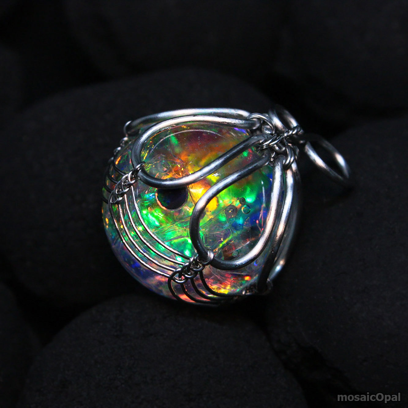 Pendant galaxy - My, Needlework without process, Not photoshop, Epoxy resin jewelry, Decoration, Epoxy resin, Bijouterie, Opal, Wire wrap, , Wire, Opalescence, Galaxy, Ball, Pendant, With your own hands, Wire jewelry