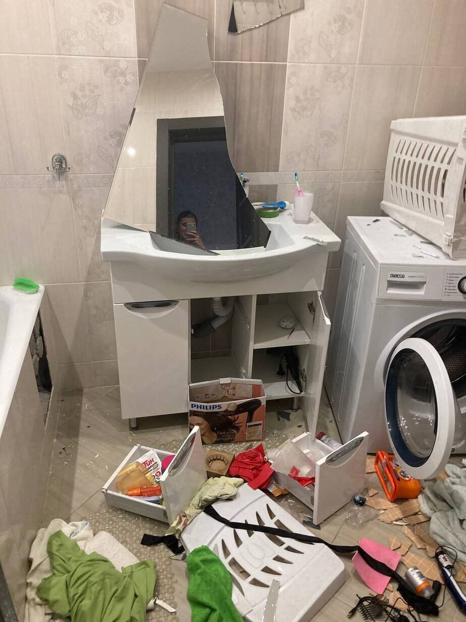 Unidentified men in masks broke into the apartment of a former assistant prosecutor who resigned after the 2020 elections - Republic of Belarus, Politics, news, Arrest, Video, Longpost, Negative