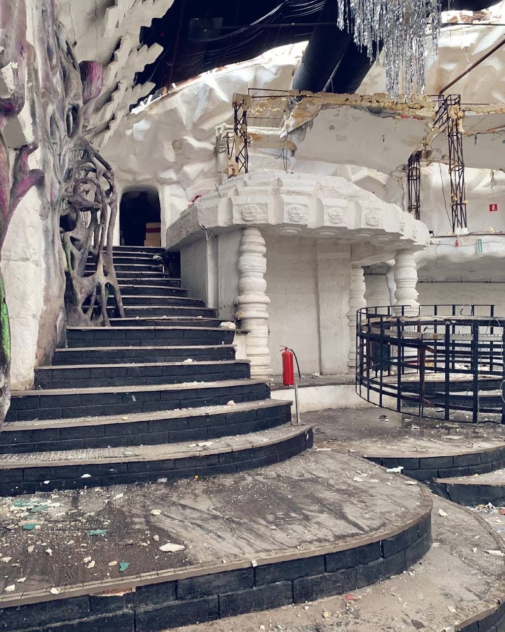 Abandoned Club Paradise / ICON - My, Urbanturism, Abandoned, Urbanism, Urbanphoto, Cast, Longpost
