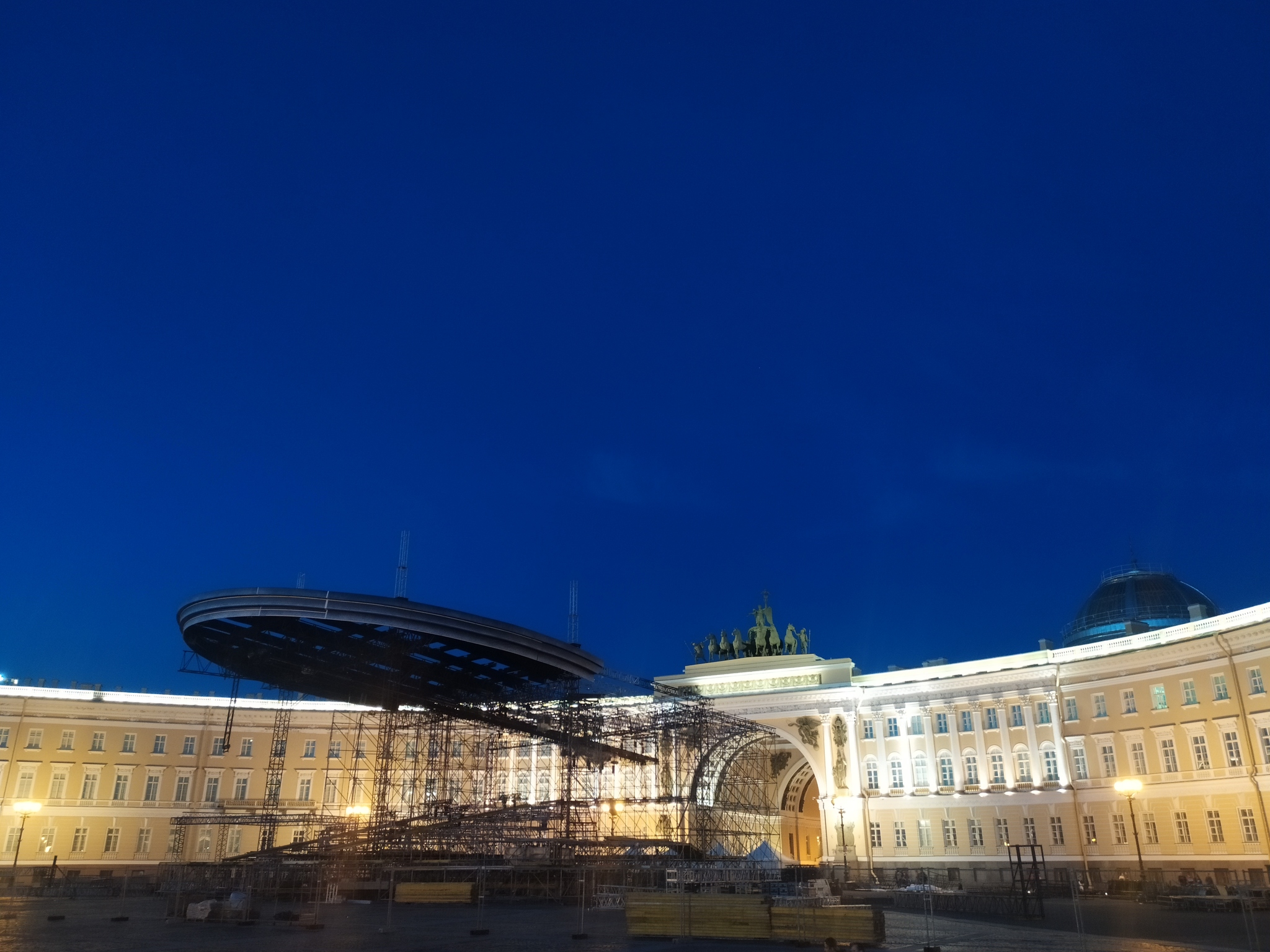 Вечерняя прогулка по Питеру. Алые Паруса 2021 Репетиция. UEFA EURO 2020 - Моё, Санкт-Петербург, Прогулка, Алые паруса, Репетиция, UEFA, Евро, Евро 2020, Футбол, , Большая Конюшенная, Дворцовая набережная, Дворцовая площадь, Фотография, Видео, Длиннопост