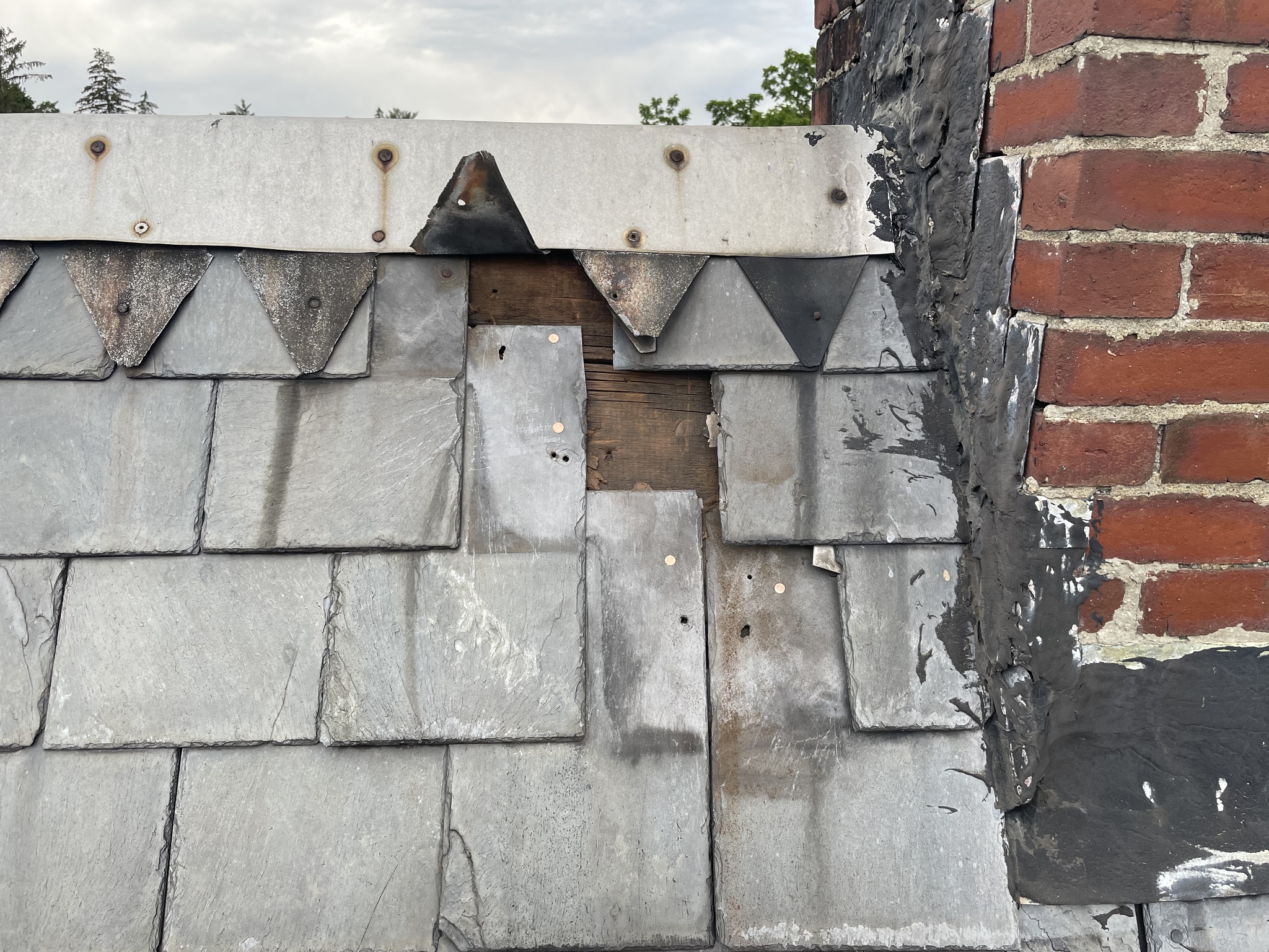 An old roof in a Victorian house from 1873 and its minor renovation - My, Slate, Victorian era, USA, an old house, Roof, Longpost