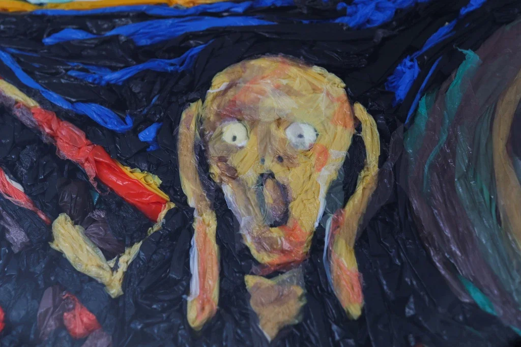 Пакеты вместо красок: бразильский художник воссоздал картины Мунка и Ван  Гога из отходов | Пикабу