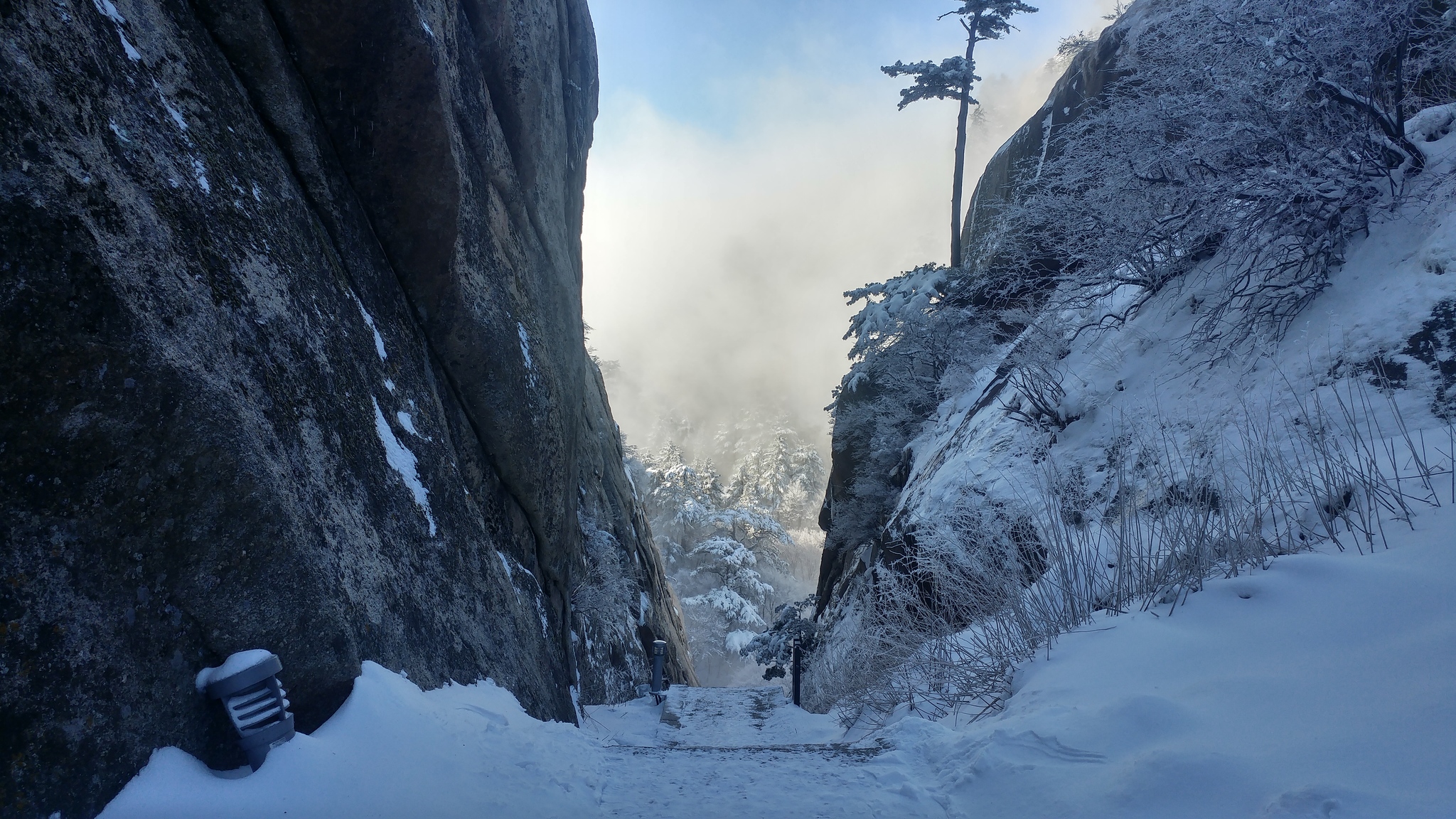 death trail - China, The mountains, Mountaineering, Rock climbing, Extreme, Mount Huashan, Travels, Video, The photo, , Mobile photography, Path of Death, Longpost