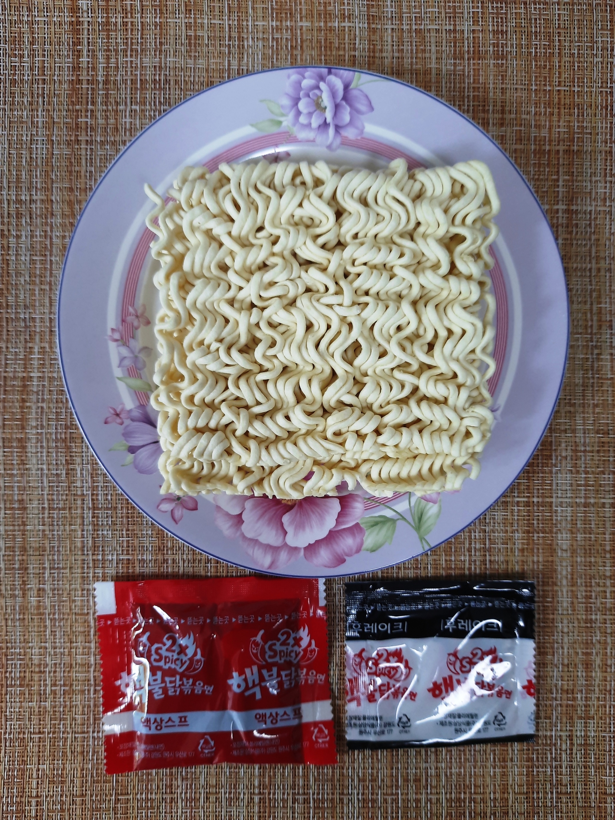 Бросаю вызов 2x Spicy Hot Chiken Flavour Ramen от Samyang - Моё, Лапша, Доширакология, Доширак, Бичпакет, Корейская кухня, Длиннопост