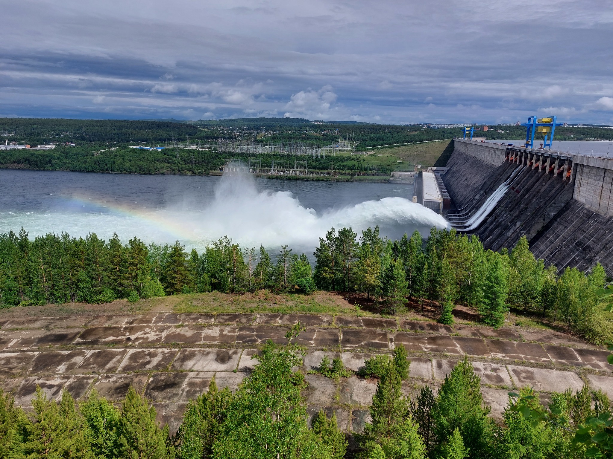 Water discharge Ust-Ilimskaya HPP - My, Hydroelectric power station, Reservoir, Rainbow, Nature, Video