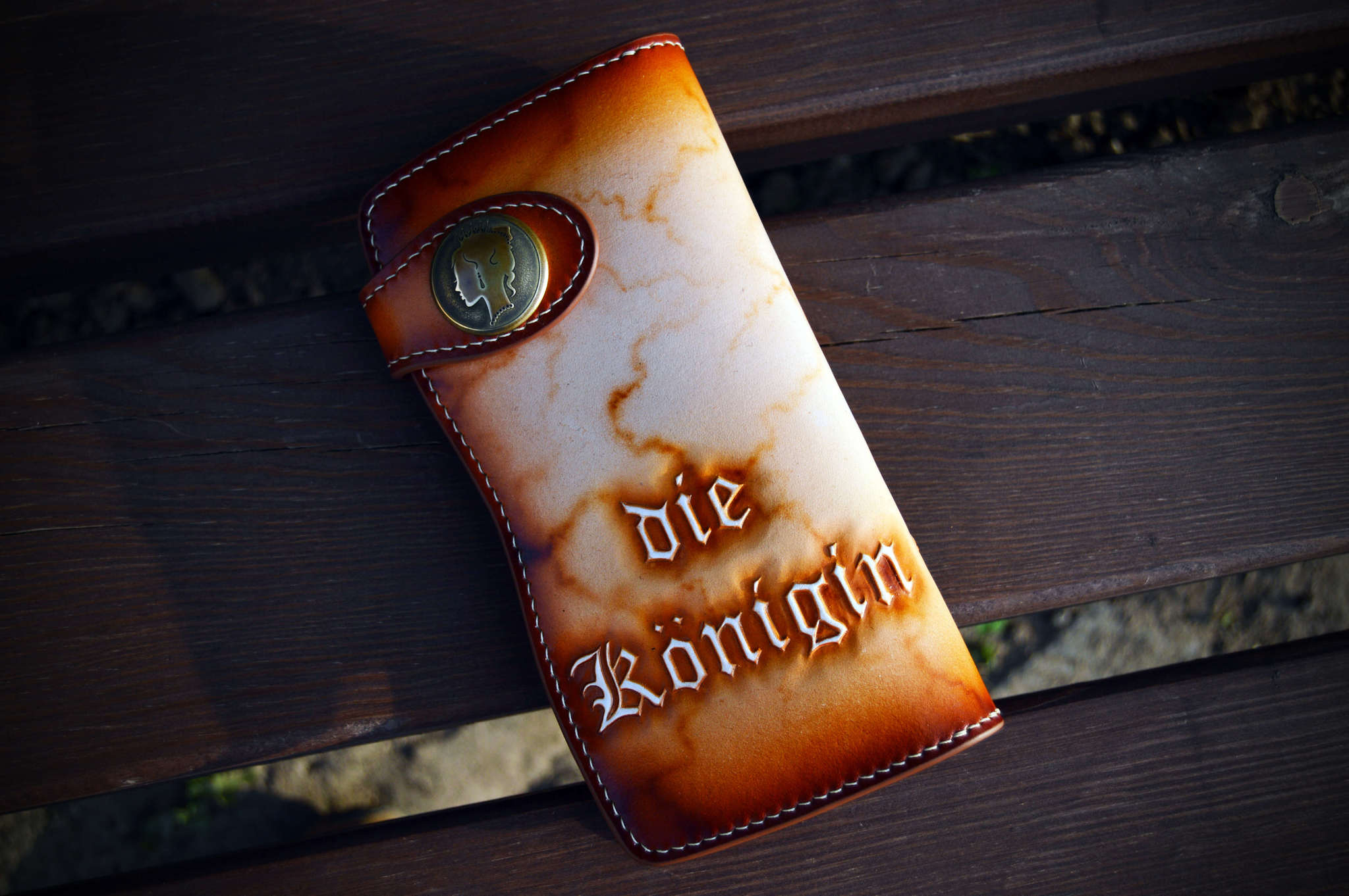 Die Konigin. - My, Art, Characters (edit), Leather, Embossing on leather, Wallet, Needlework without process, Longpost