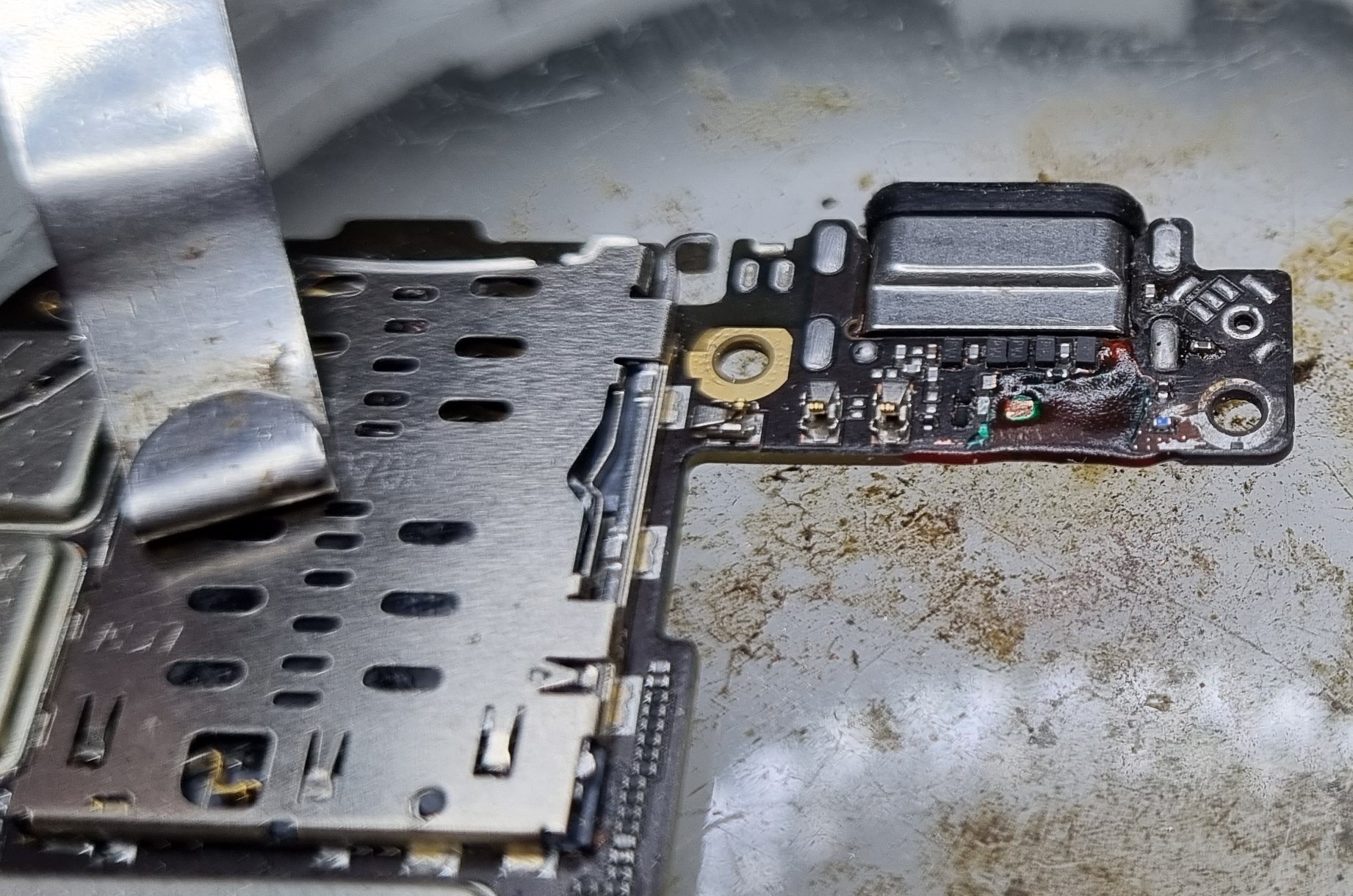 How not to charge your phone after water. - My, Moscow, Ремонт телефона, Xiaomi, Soldering, Recovery, Drowned, Longpost