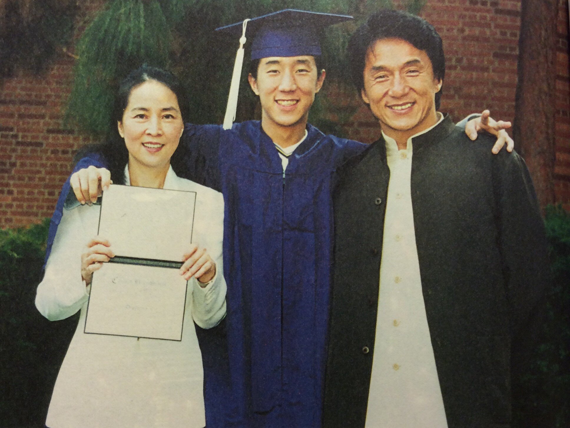 Джеки чан семья жена. Линь Фэнцзяо и Джеки Чан. Жена Джеки Чана.