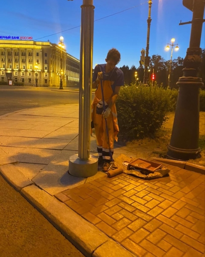 Reply to the post “Karl, they painted the granite! Granite, Carl! Granite!!! - Vandalism, Stupidity, Saint Petersburg, Utility services, Paving slabs, Reply to post, Longpost