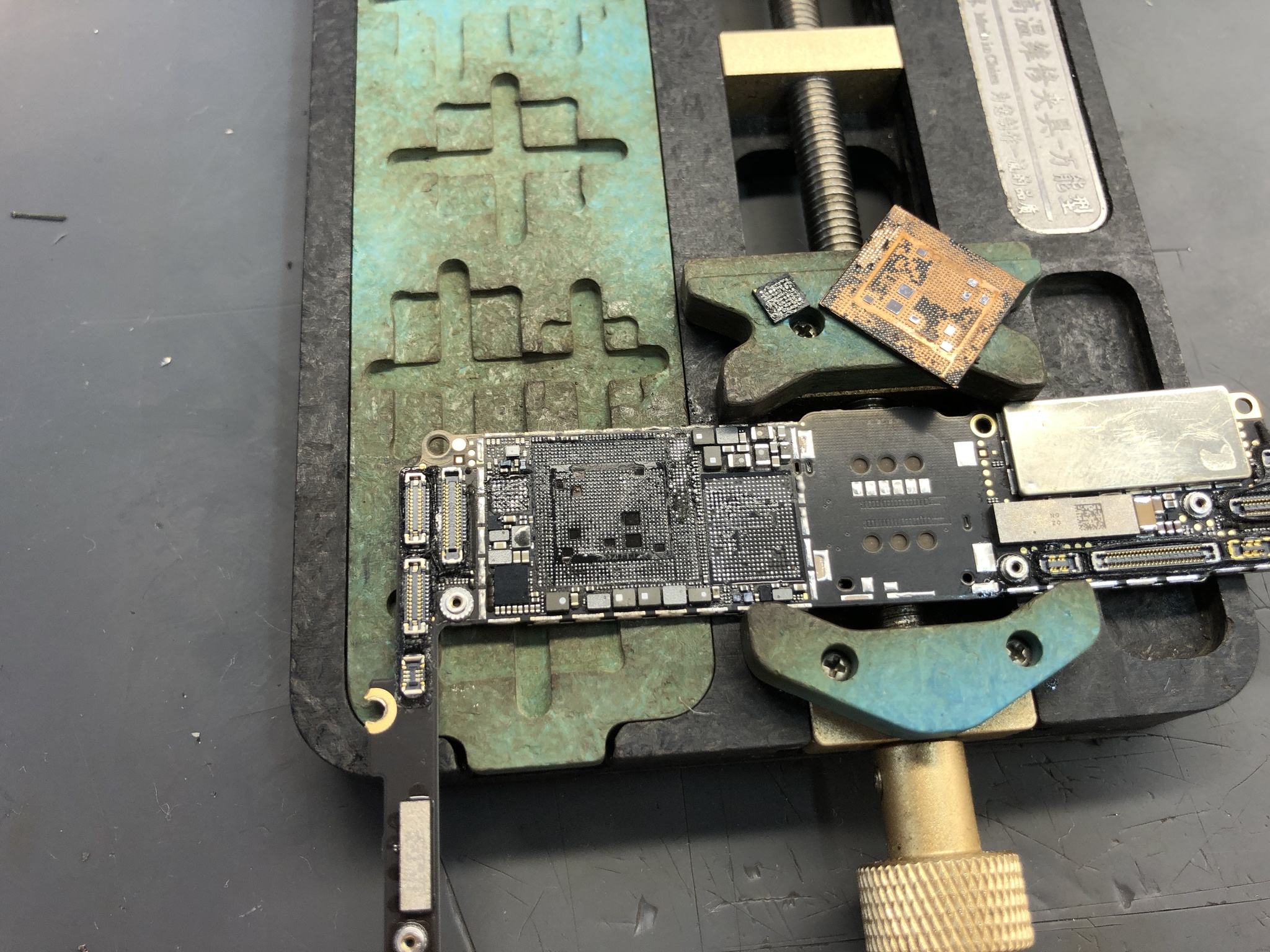 Quartet transplant on iPhone 8 Plus - My, Repair of equipment, Apple, iPhone, Quartet, Swap, Purple, , Longpost