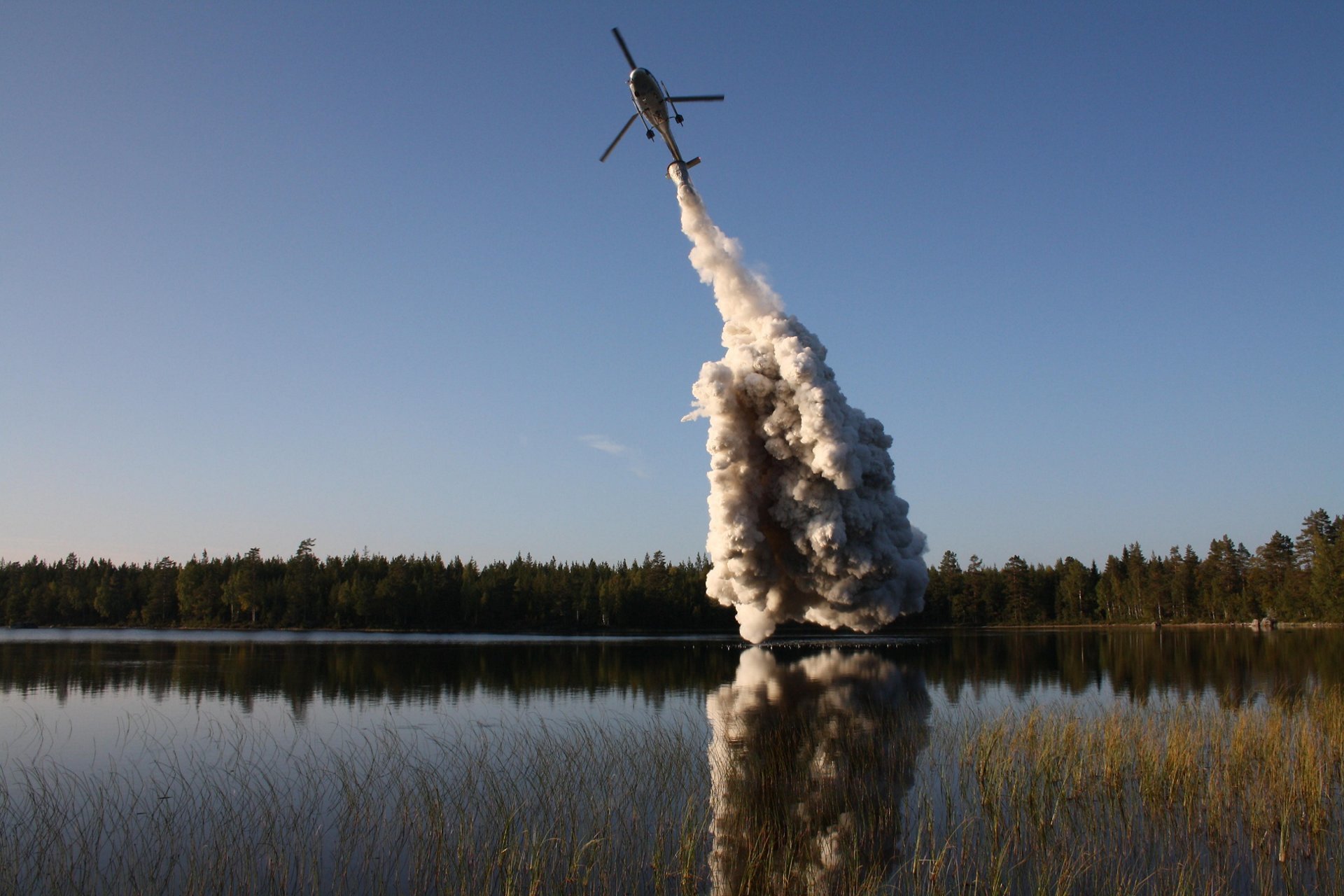 Beautiful lake chemtrailing - Helicopter, Airbus, Chemtrails, Lake, Humor, The photo