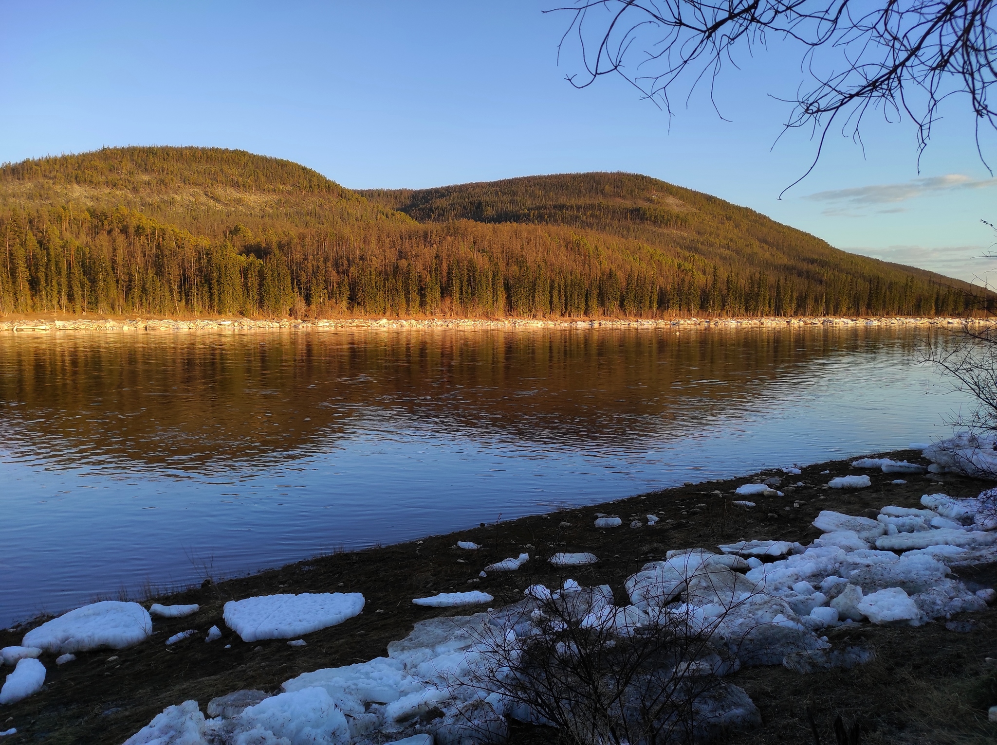 Spring moments, Yakutia, Olekminsky ulus - My, Yakutia, Spring, Ice drift, Chalet, Olekminsk, Longpost, The photo, River