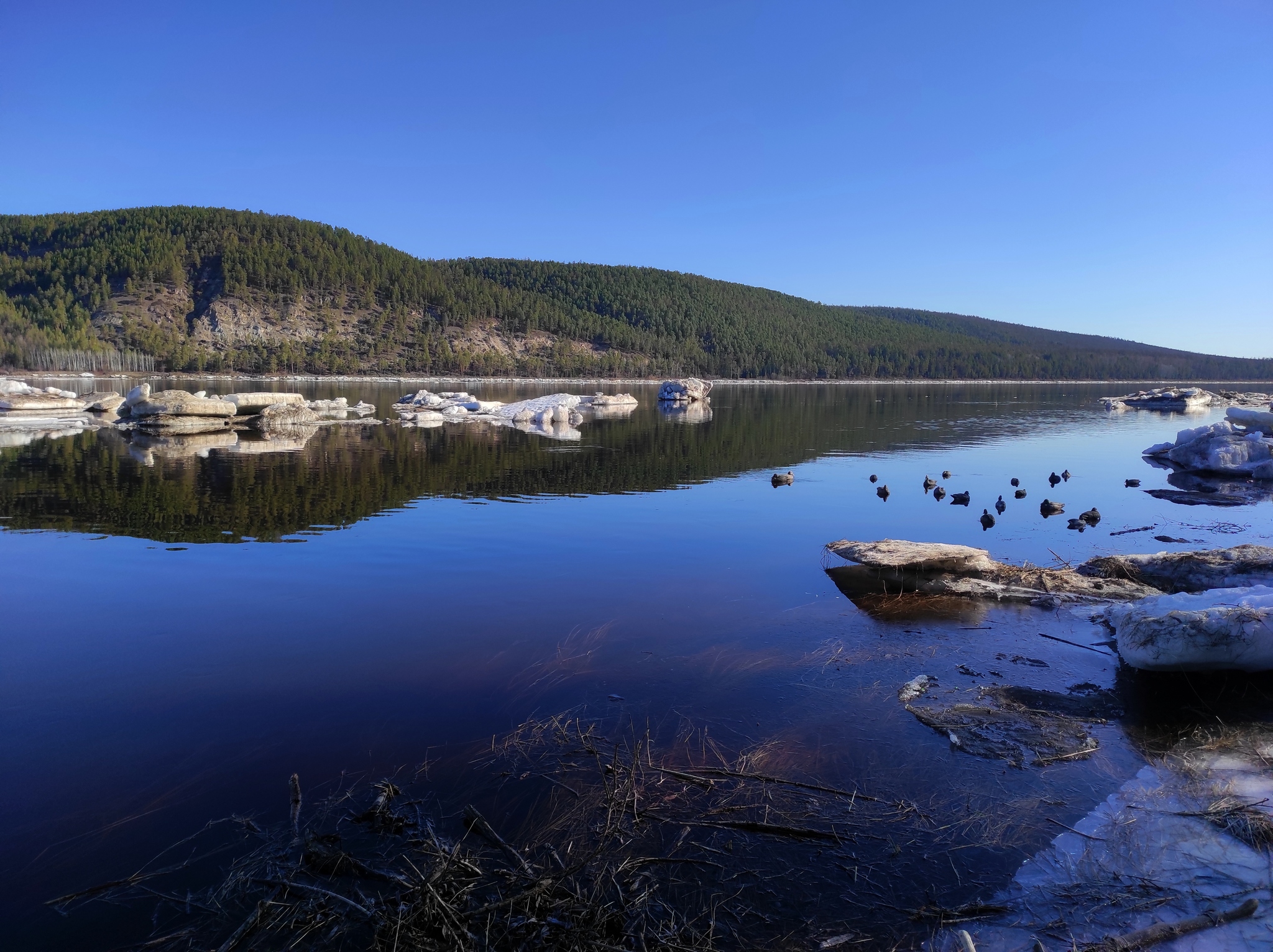 Spring moments, Yakutia, Olekminsky ulus - My, Yakutia, Spring, Ice drift, Chalet, Olekminsk, Longpost, The photo, River