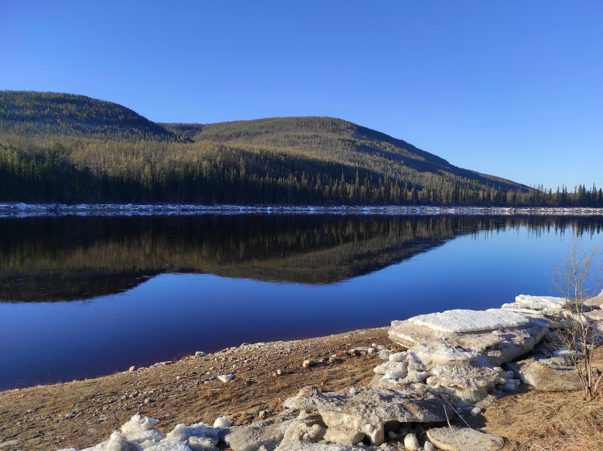 Spring moments, Yakutia, Olekminsky ulus - My, Yakutia, Spring, Ice drift, Chalet, Olekminsk, Longpost, The photo, River