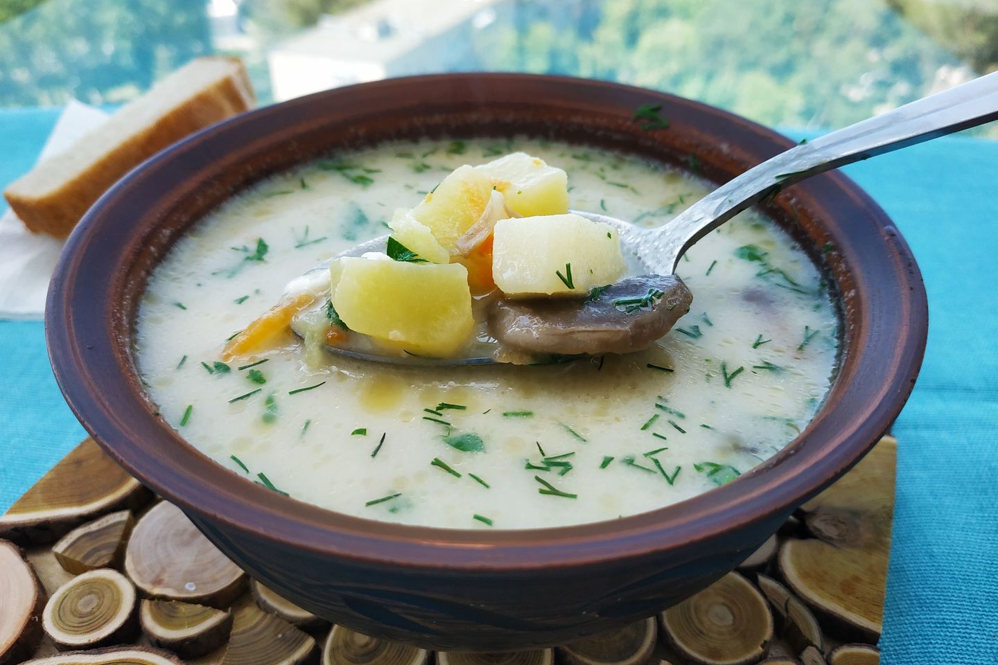 Нежный суп-пюре с грибами и с сыром