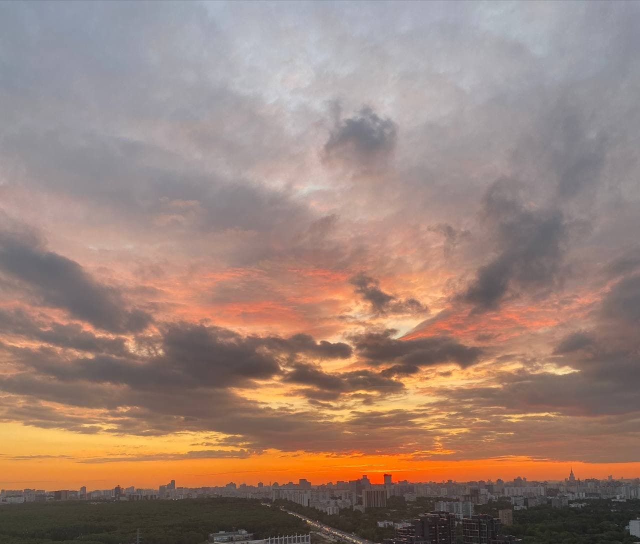 Clouds, white-maned horses - My, Clouds, Sunset, Sky, Moscow, Longpost