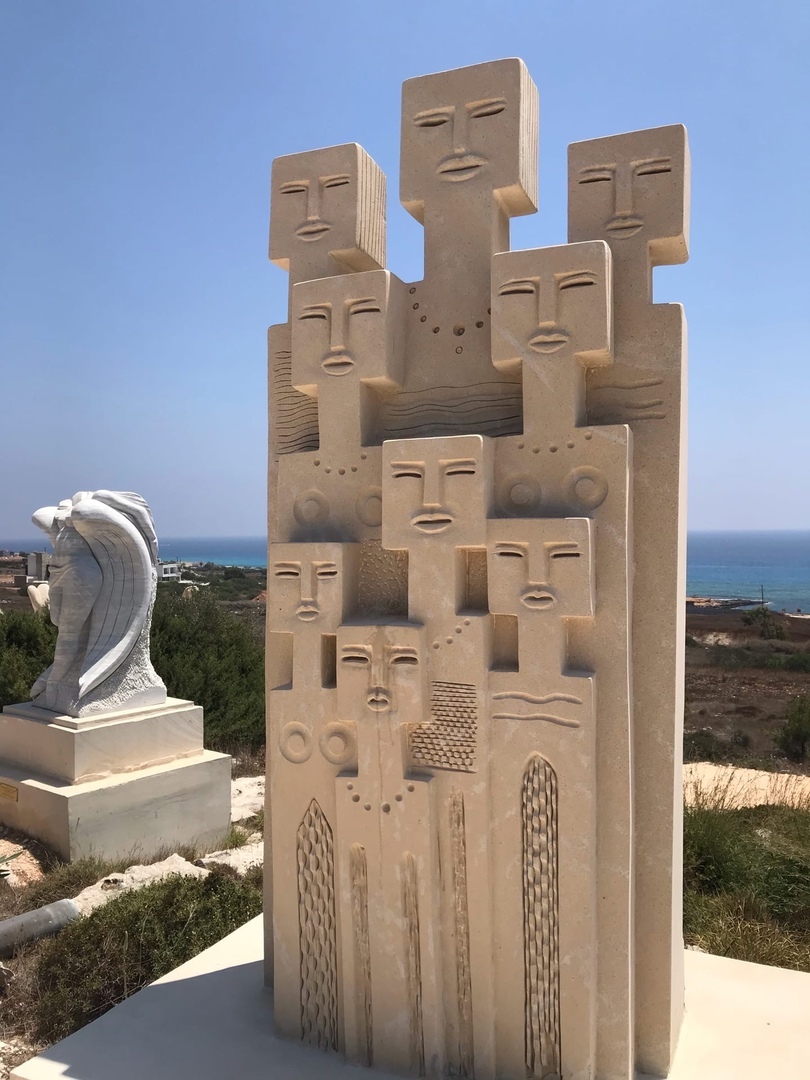 Cypriot huyumbuls - A rock, Uff stones, Cyprus