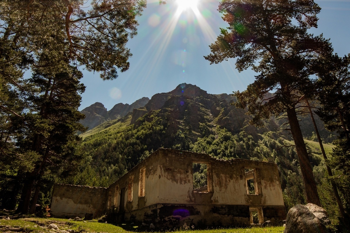 Just a photo from a two-day trip to Ullu-Tau with trekking along the gorges of the Adyr-Su and Kullumkol-Su rivers to the Living Lake - My, The photo, The mountains, Caucasus, Ullu-Tau, Adyr-Su Gorge, Hike, Travels, Travel across Russia, Longpost