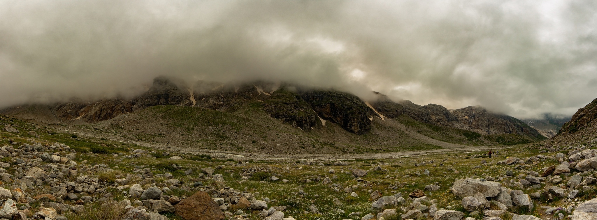 Just a photo from a two-day trip to Ullu-Tau with trekking along the gorges of the Adyr-Su and Kullumkol-Su rivers to the Living Lake - My, The photo, The mountains, Caucasus, Ullu-Tau, Adyr-Su Gorge, Hike, Travels, Travel across Russia, Longpost