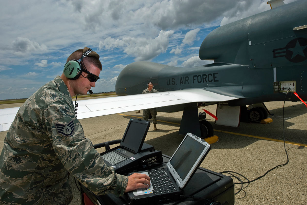 The largest drone in the world - RQ-4 Global Hawk - Video, Longpost, Drone, Technics, Aviation, Story