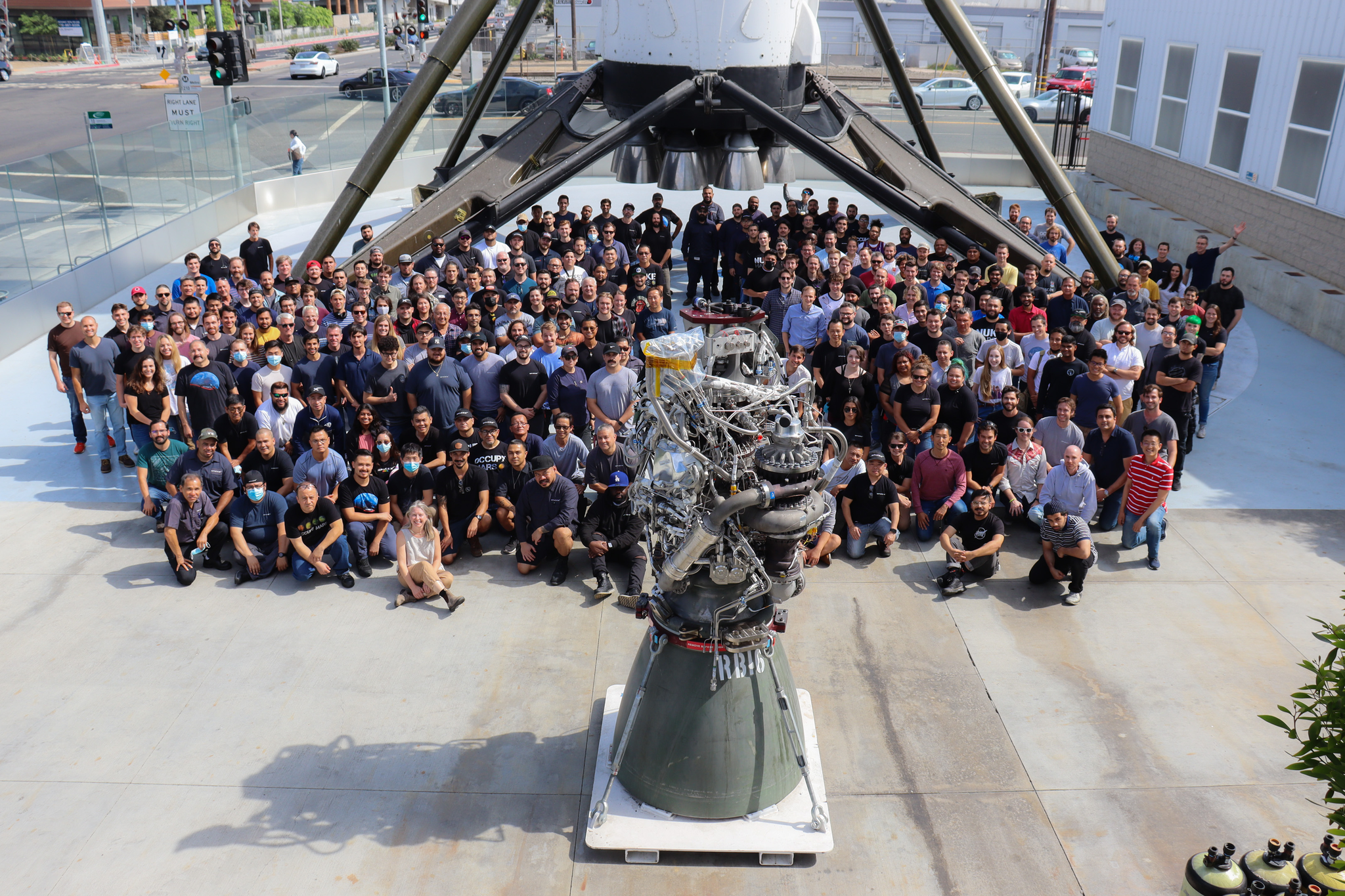 SpaceX: '100th Raptor Engine Completed' - Spacex, Technologies, Cosmonautics, Space, Engineering, Starship, USA, Raptor, , The photo, Employees