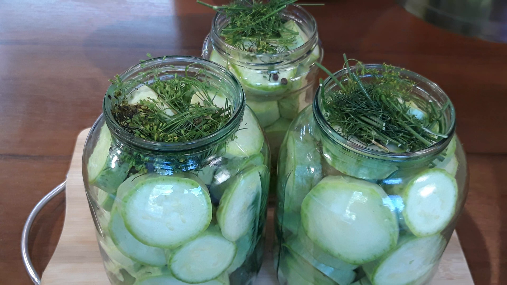 I’ve been rolling up cucumbers all my life, as my grandmother taught: they don’t stay until spring no matter how much I close (I share a family recipe) - My, Recipe, Video recipe, Cucumbers, Pickling, Blanks, Canned food, Longpost, Cooking