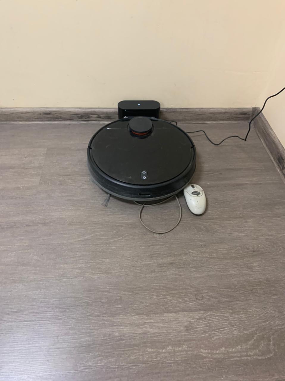 Returned to base with loot - My, Robot Vacuum Cleaner, Office weekdays, PC mouse