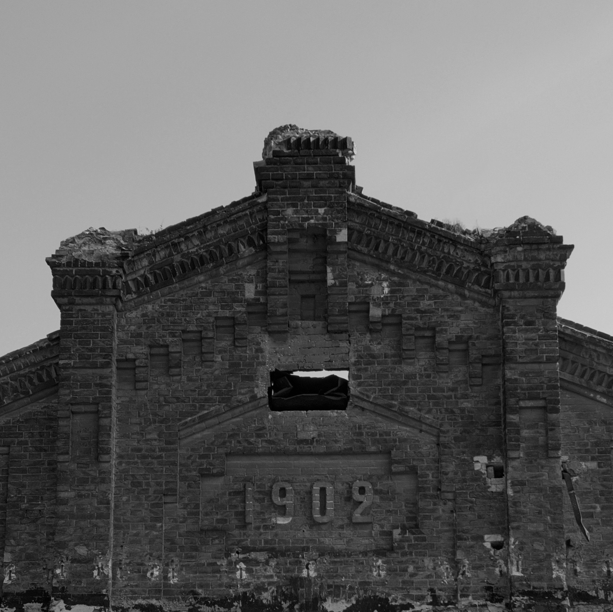 Built in 1902 - My, Mobile photography, Black and white photo, Odessa, Building, Wall, 1902, The photo