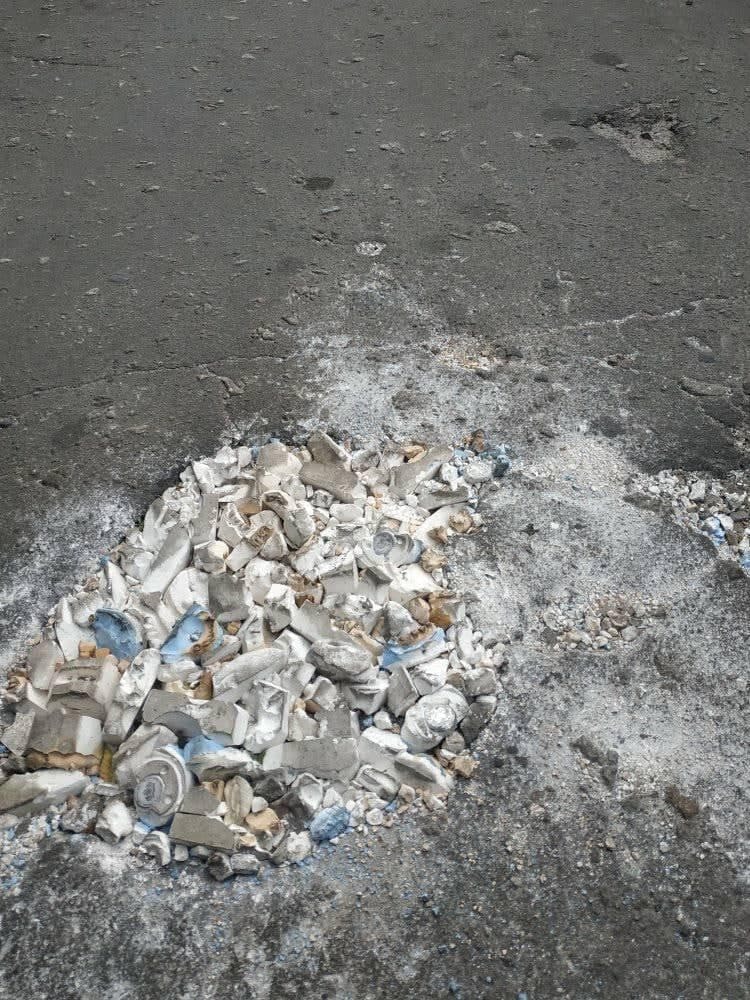 In Severodonetsk, resourceful public utilities sealed a hole in the road with plaster casts of teeth - Severodonetsk, , Road, Repair, Longpost, Cast