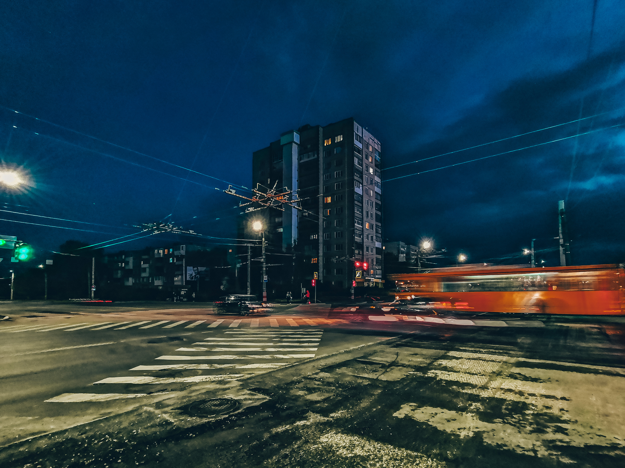 Evening city - My, Mobile photography, Dzerzhinsk, Evening, Town, Night, Huawei mate 20, Lightroom, Fountain, , Score, Longpost