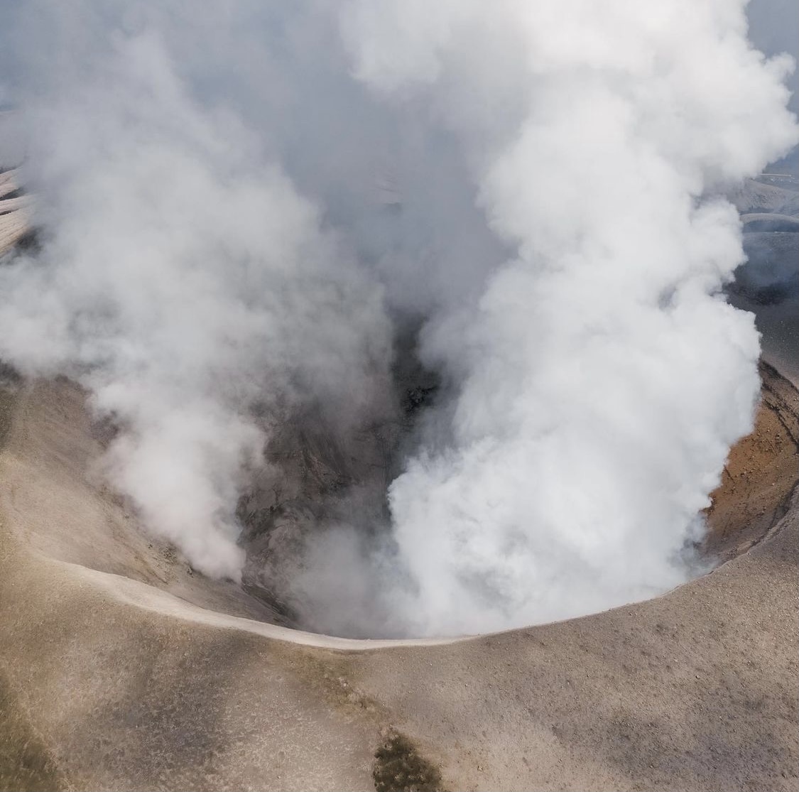 Volcanic eruption: scary beautiful! - Ebeko Volcano, Kurile Islands, Volcano, Sakhalin Region, Eruption, Longpost