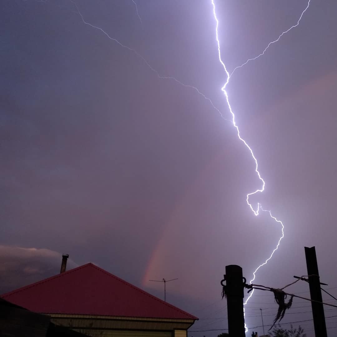 Lightning and rainbow together - Thunderstorm, Lightning, Rainbow