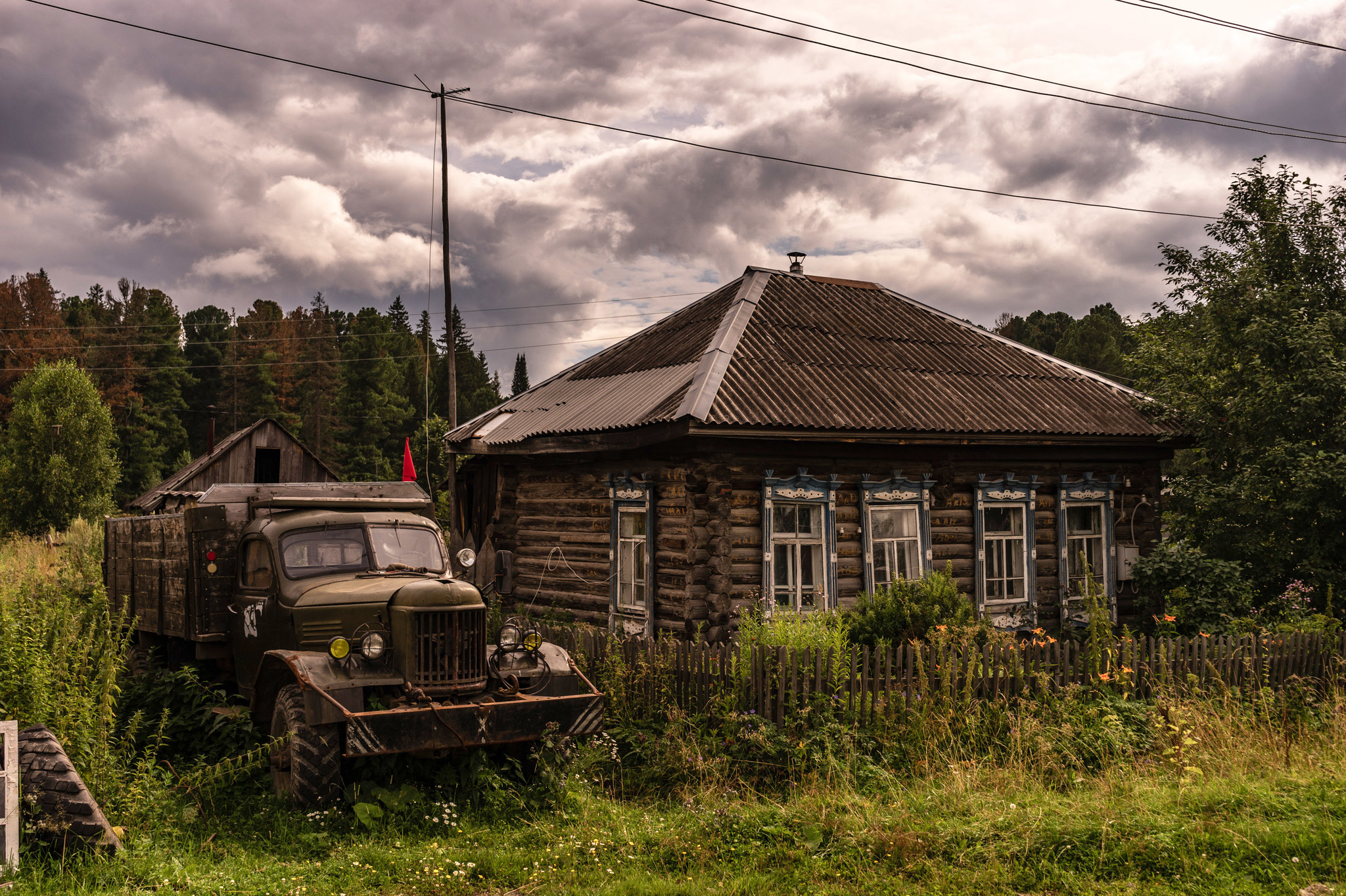 Лето в деревне перед грозой | Пикабу