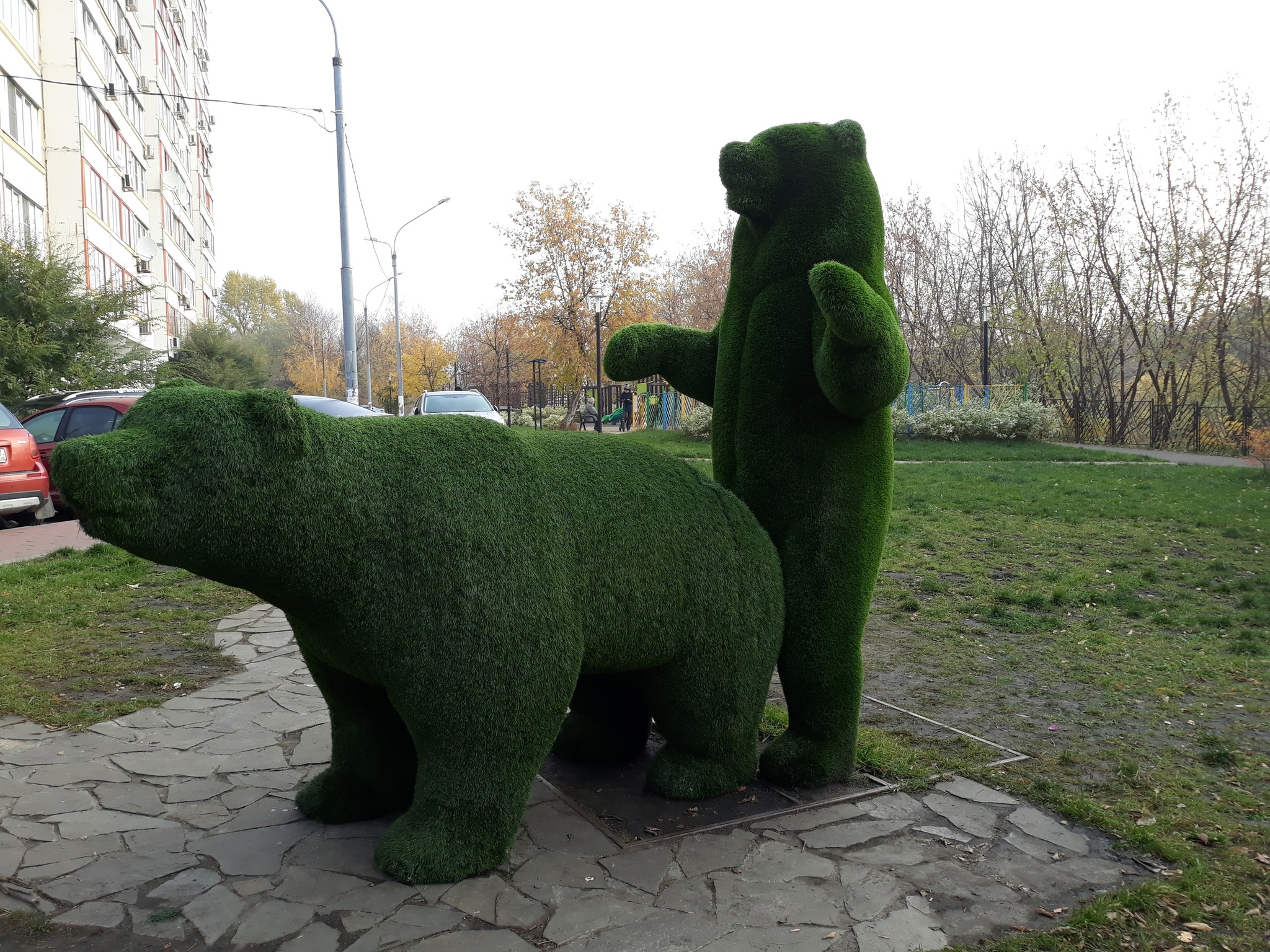 Reply to the post Good ad.) - My, Creative advertising, Humor, The Bears, Screenshot, Fairy Tale Three Bears, Hooliganism, Reply to post, Longpost, Topiary