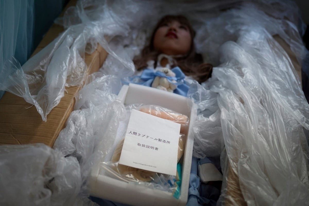 bury the doll - Sex Doll, Funeral, Oddities, Japan, Longpost