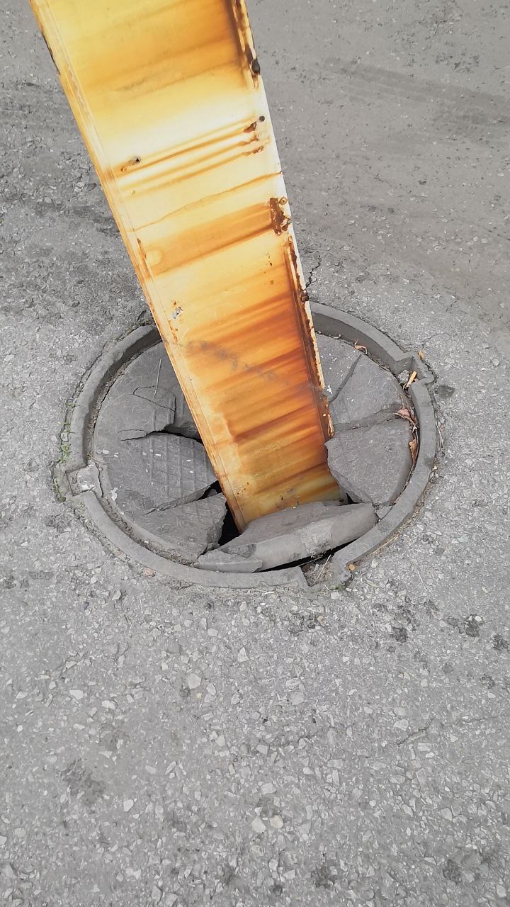 Installation - My, Ulyanovsk, Road, The photo, Sewer hatch