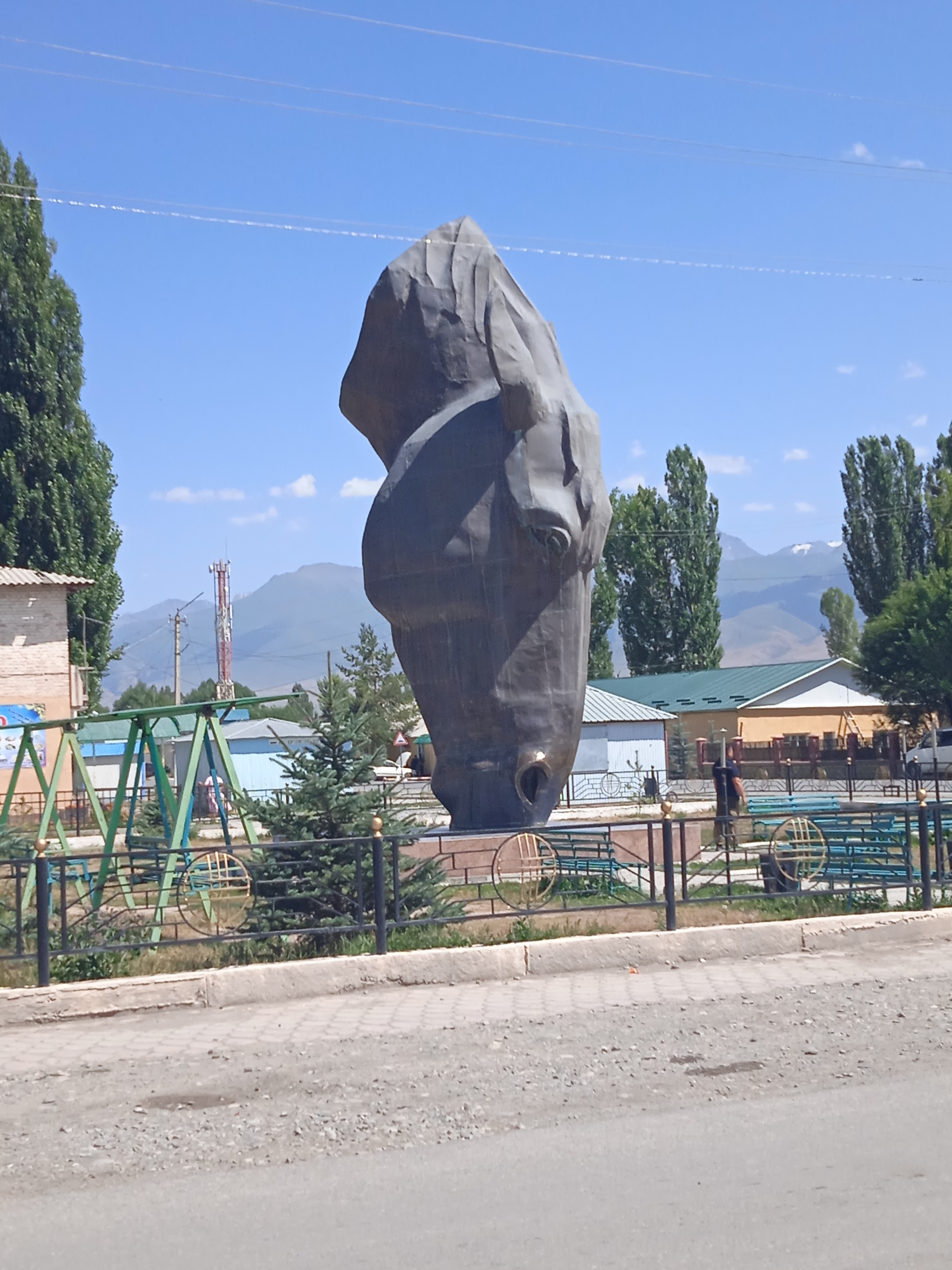 Лошадиная голова - Моё, Село, Памятник, Лошадиная голова