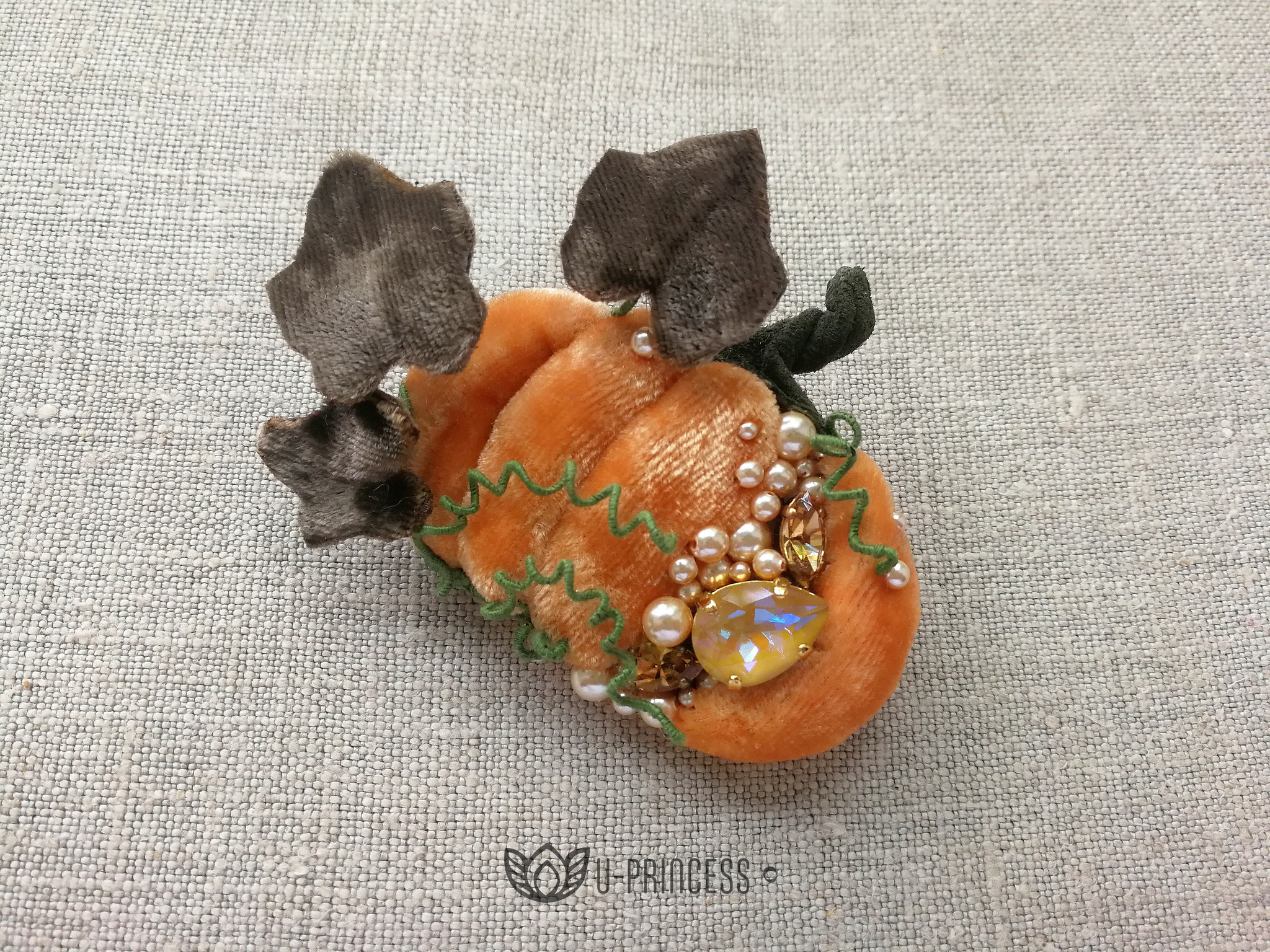 Brooch Pumpkin - My, Velvet, Pumpkin, Brooch, Handmade, Needlework without process, Hobby, Embroidery, Longpost