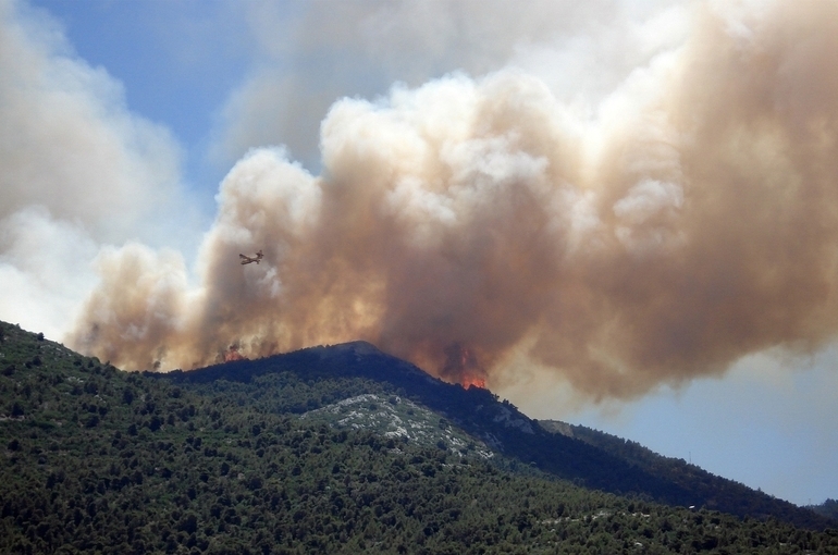 Be-200 amphibious aircraft of the Russian Ministry of Defense crashed while landing in Turkey - Airplane, Turkey, Fire, Ecology, Nature, Eco-city