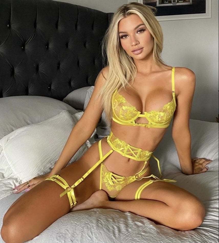 In yellow - NSFW, Erotic, Girls, Underwear