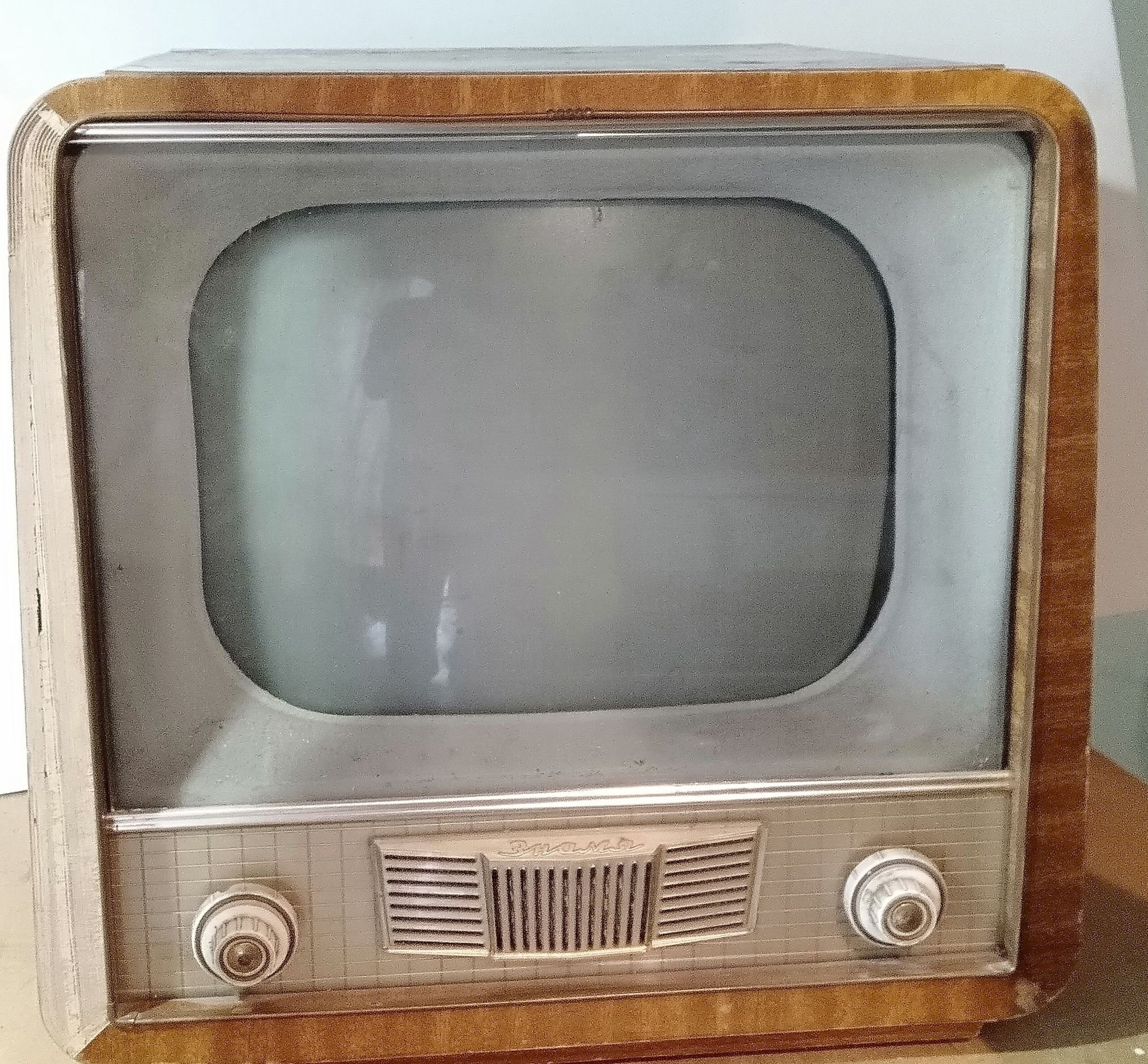 Покупать телевизор бывшие. Телевизор Рубин 1959. Телевизор Заря 2. Телевизор СССР топаз 1959.